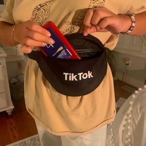 TikTok Fanny pack